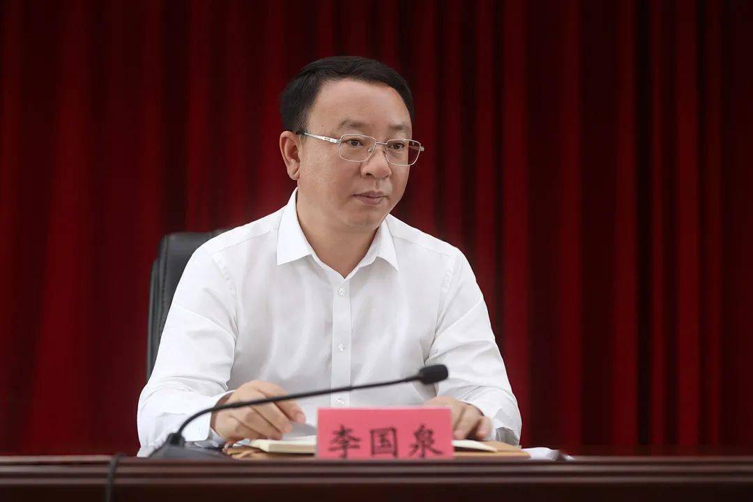 宣布江西省委,赣州市委关于崇义县委主要领导职务安排的决定:李国泉
