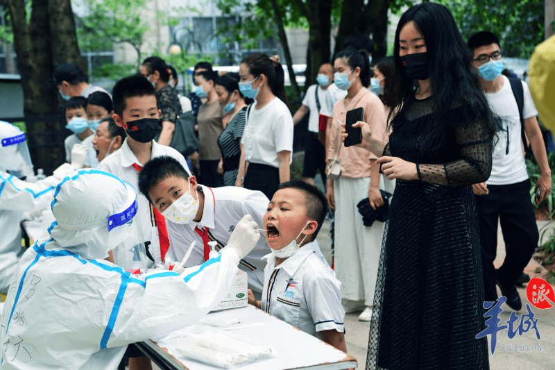 「圖集」當天使遇見天使,看看小朋友做核酸檢測時的反應