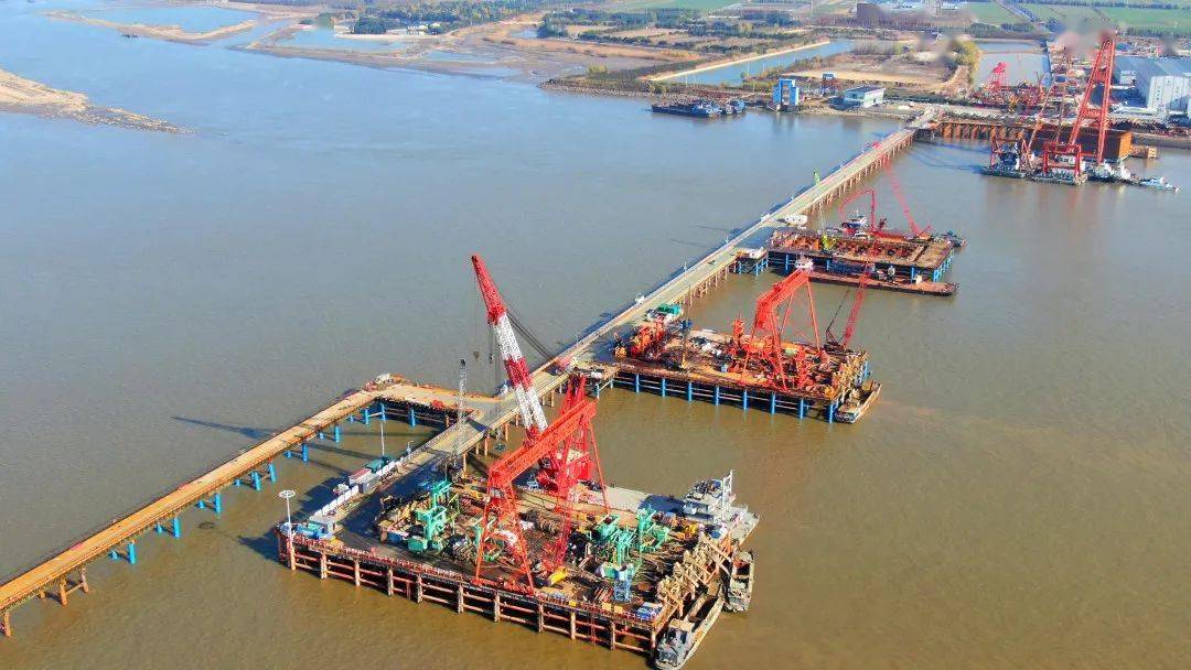 【要闻】常泰长江大桥水上大直径超长群桩基础完美收官