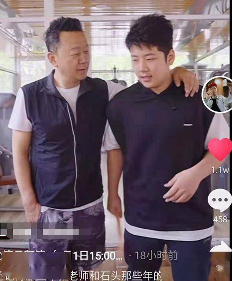 郭涛儿子近照曝光,14岁石头身高超过爸爸足有1米8