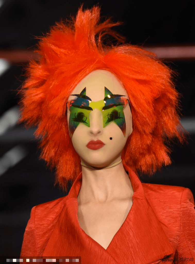 时装秀场的这些匪夷所思的面罩,你要不要试一下?_面具