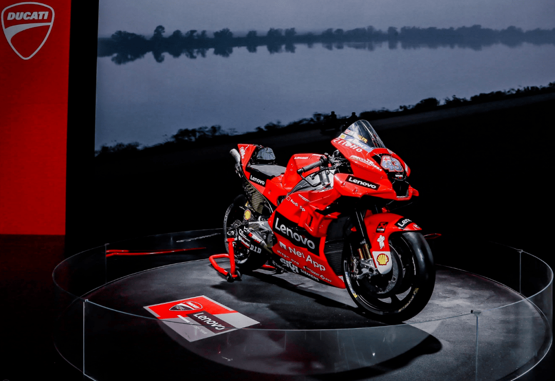 杜卡迪gp战车燃炸北京摩展