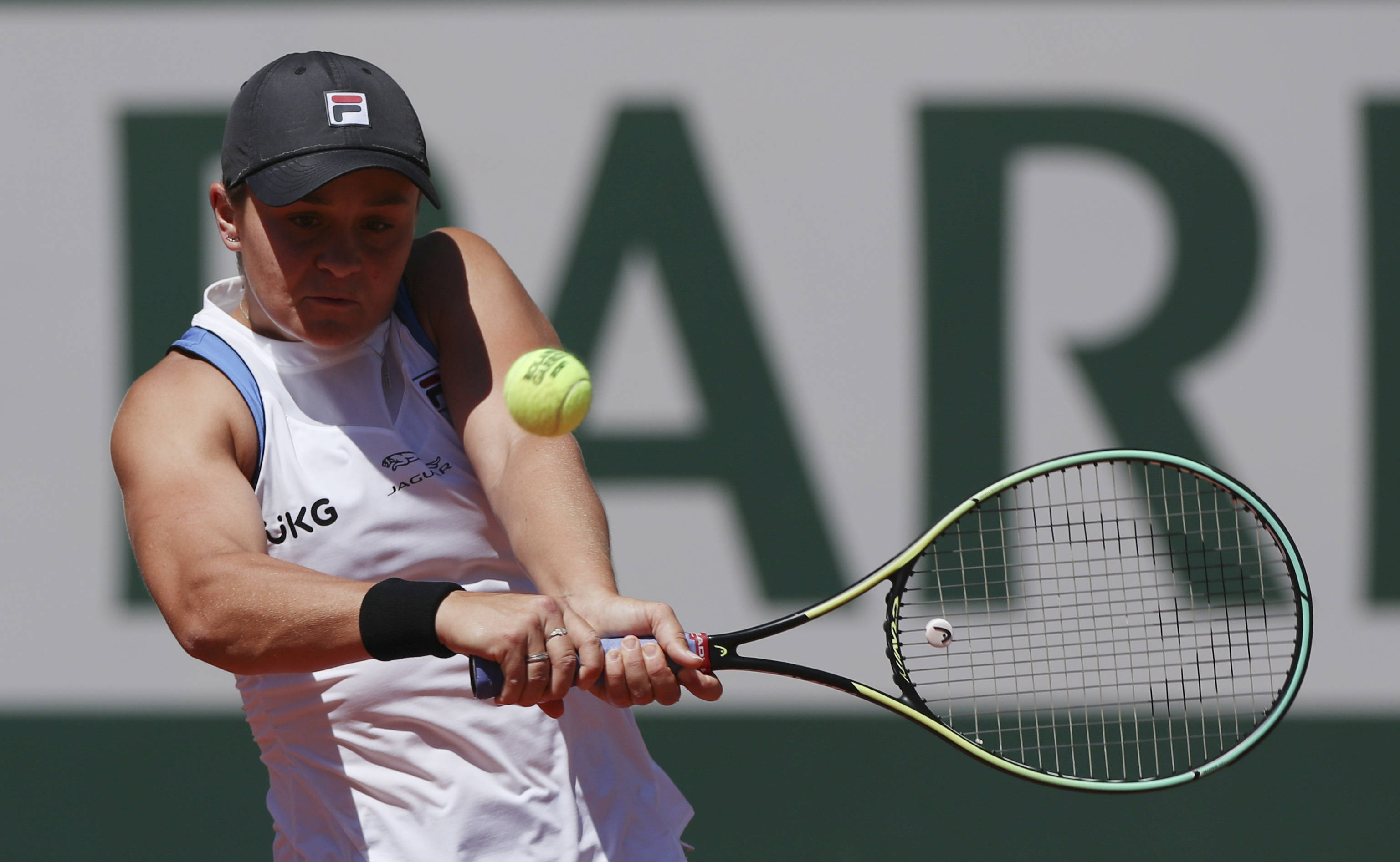 网球——法网:巴蒂首轮晋级