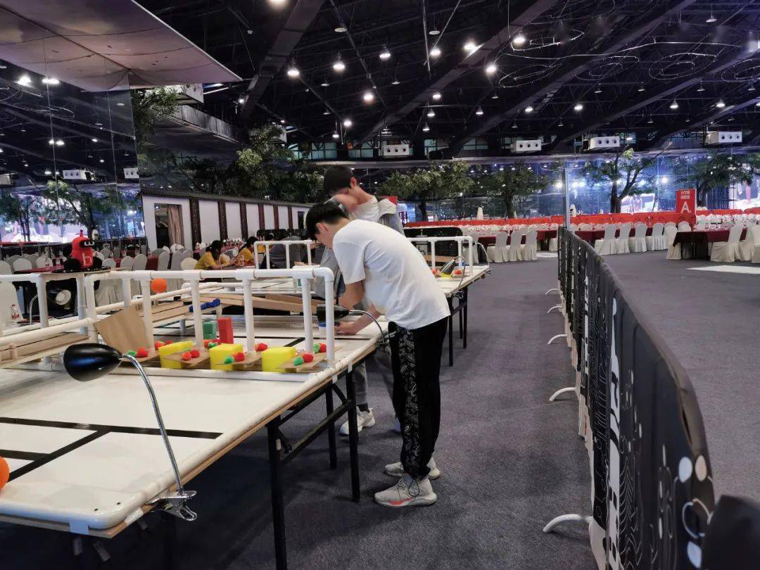 【喜报】青岛二中代表队获botball机器人亚洲分会最佳编程奖