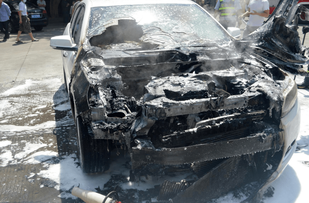 攀枝花一车辆发生自燃!车:这次我真没动