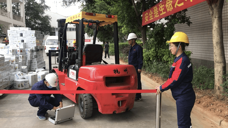 我州開展特種設備叉車安全事故應急救援演練