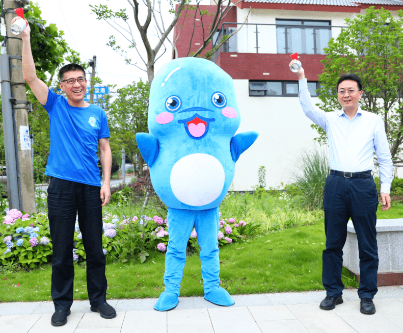 上海市水生态环境保护吉祥物"碧水宝宝,小名"水宝,原型为长江江豚