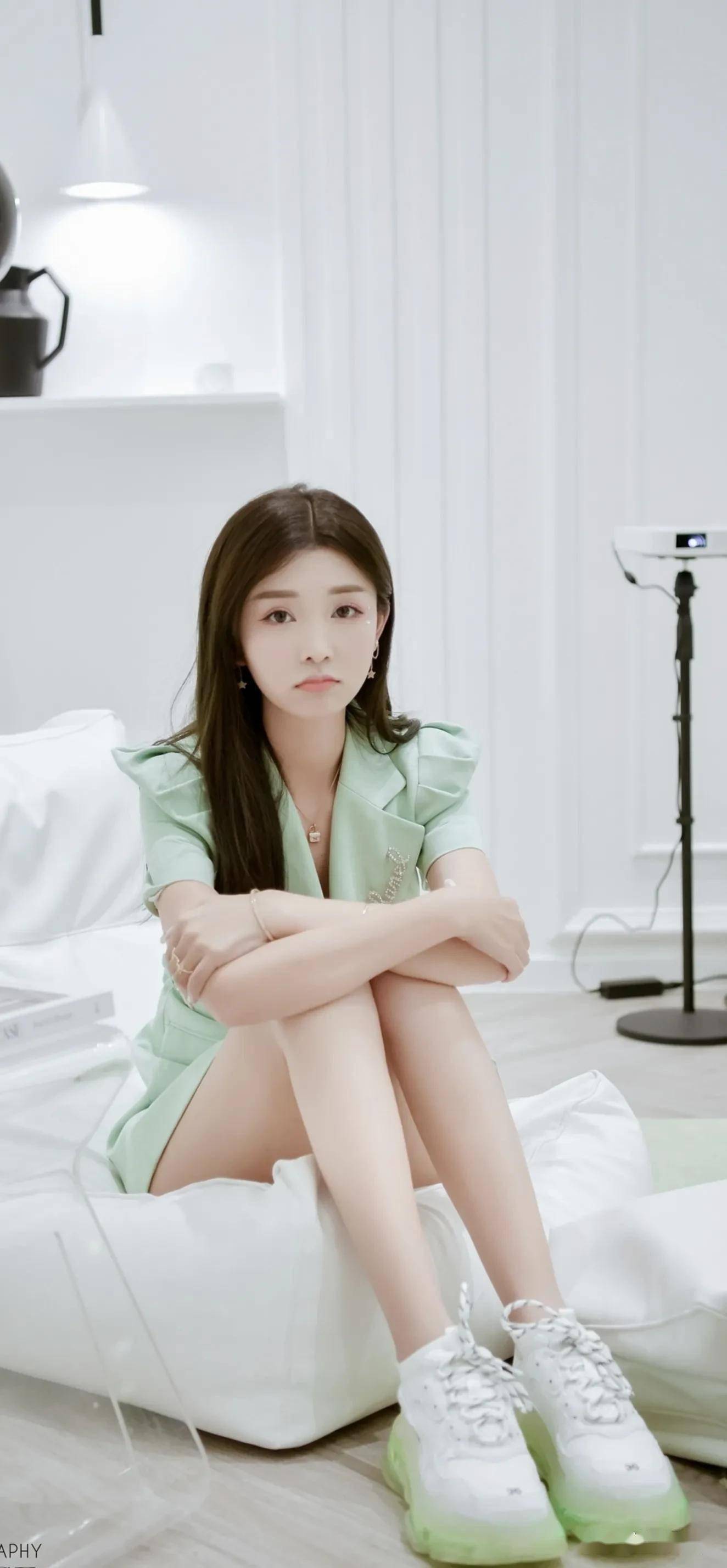简约穿搭纯美妆容你喜爱的凉凉生活美图汇20张你的手机壁纸