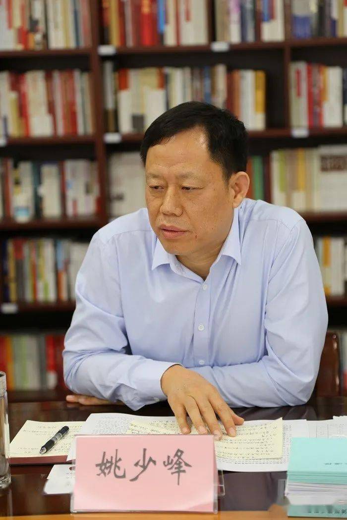 姚少峰充分肯定了中心的工作,对中心成立一周年和改