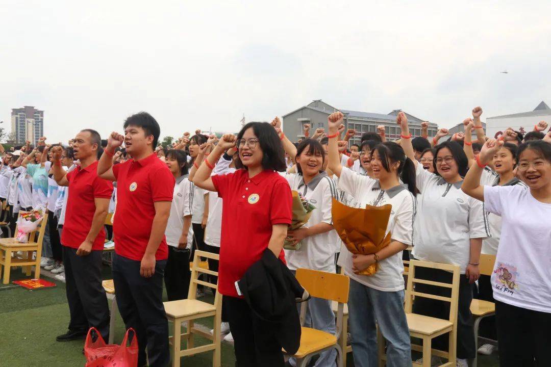 上上上安远一中举行高考出征仪式暨毕业典礼
