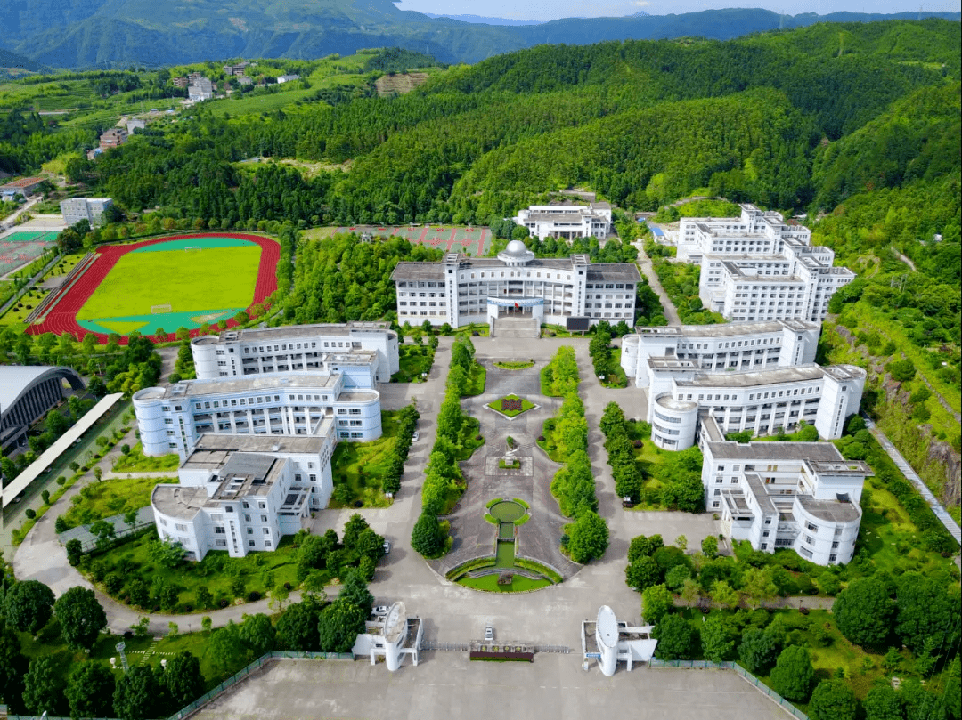 泰顺设有泰顺中学和育才高级中学2个考点(上午09:00--下午17:00)6月7