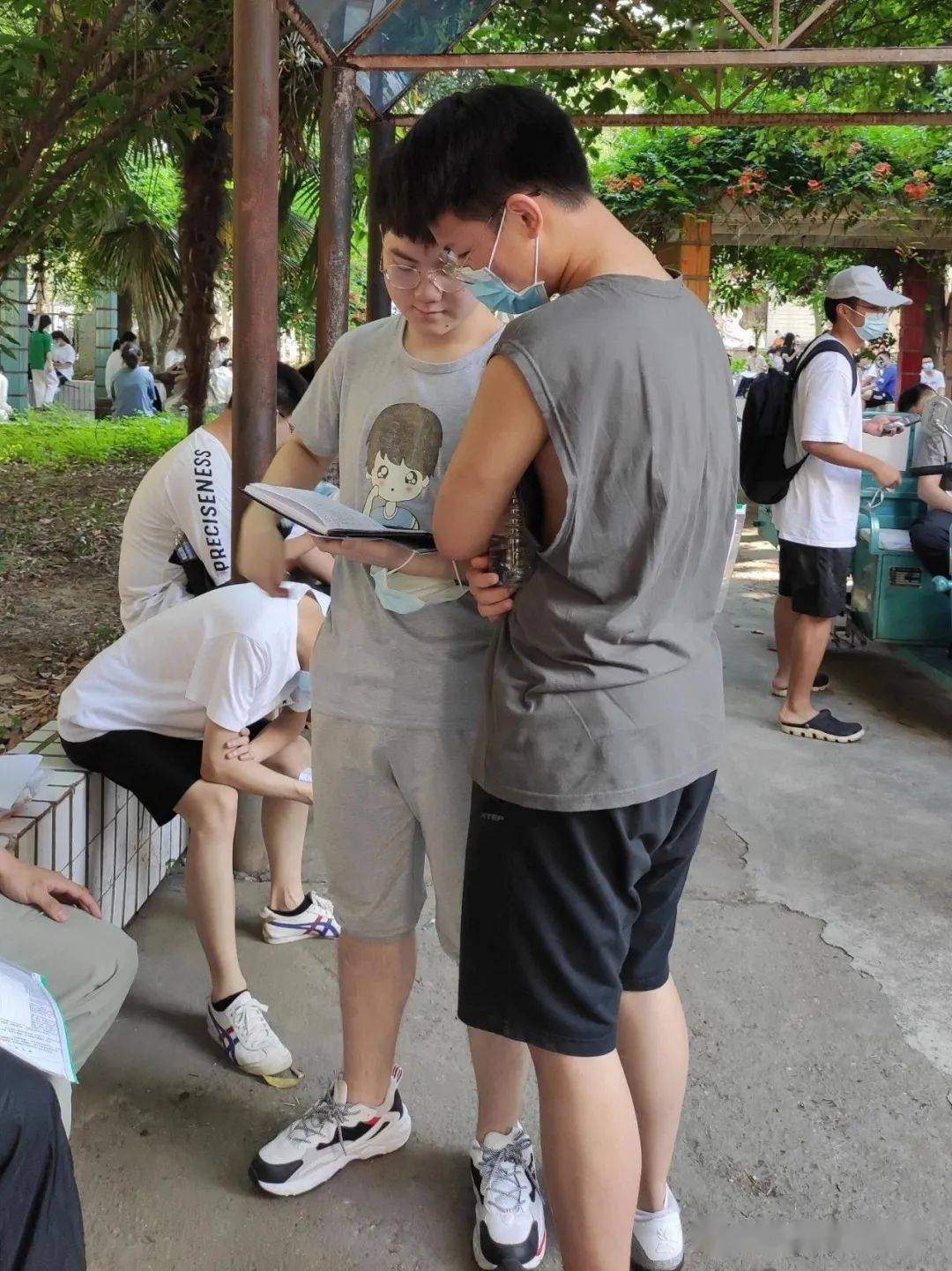 记录美好青春,定格珍贵记忆——华泰中学2021届高三毕业照_学子