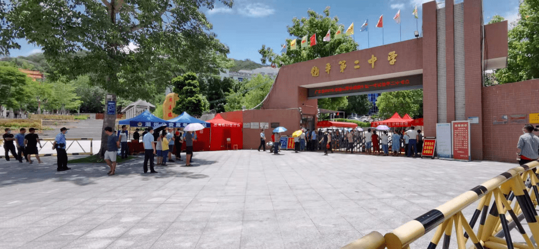 饶平第二中学地点:潮安区宝山中学彩塘中学松昌中学地点:湘桥区金山