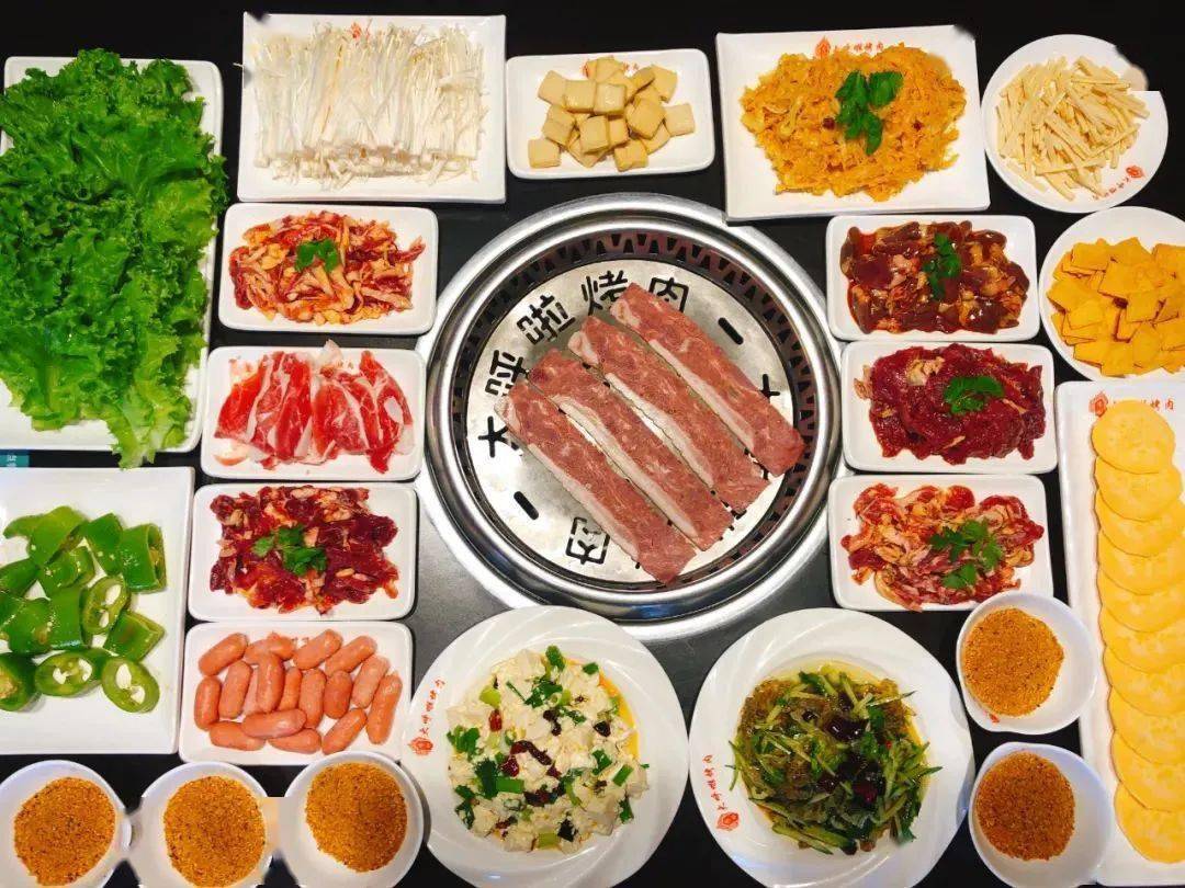 大呼啦烤肉盛宴,速速准备好xxl胃吧√ 舒适温馨的用餐空间√ 优质炭烤