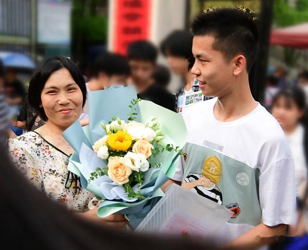 我们毕业啦常宁5485名高考生结束高考