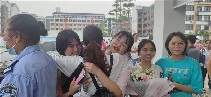 来宾一中 来自搜狐网