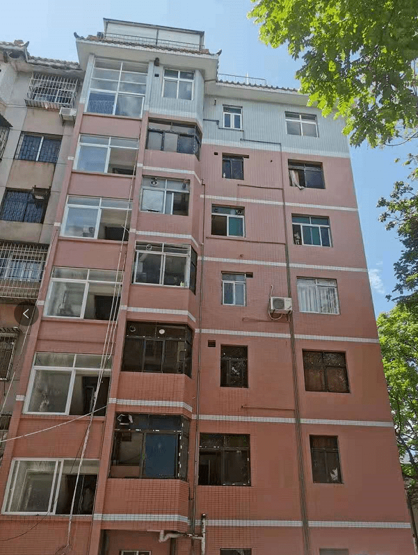 11户居民自筹26万元,历时10个月,青春一街6号二单元的业主们喜逐颜开