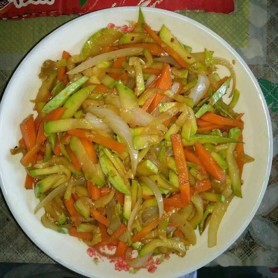 2,清炒西葫芦丝