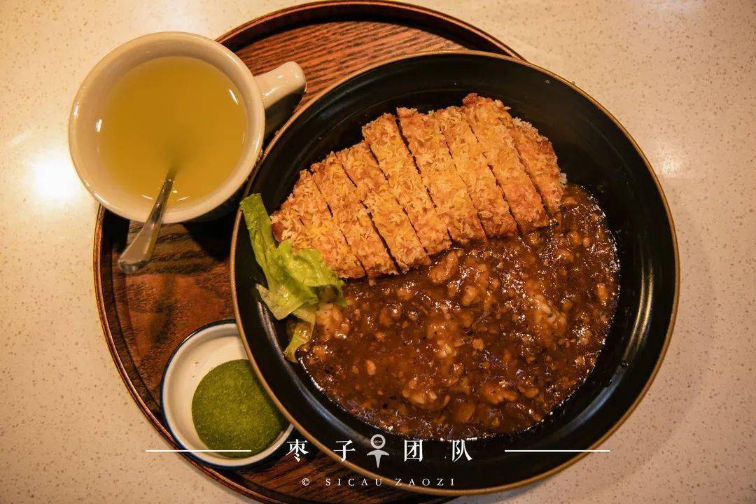 西西里肉酱鸡排饭 大福 金桔柠檬茶摆摊文化 夜宵食堂将延续往年的