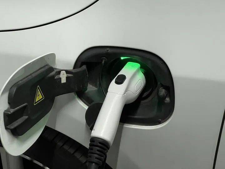 路试笔记大十几万买豪华品牌沃尔沃s60l插混送沪牌