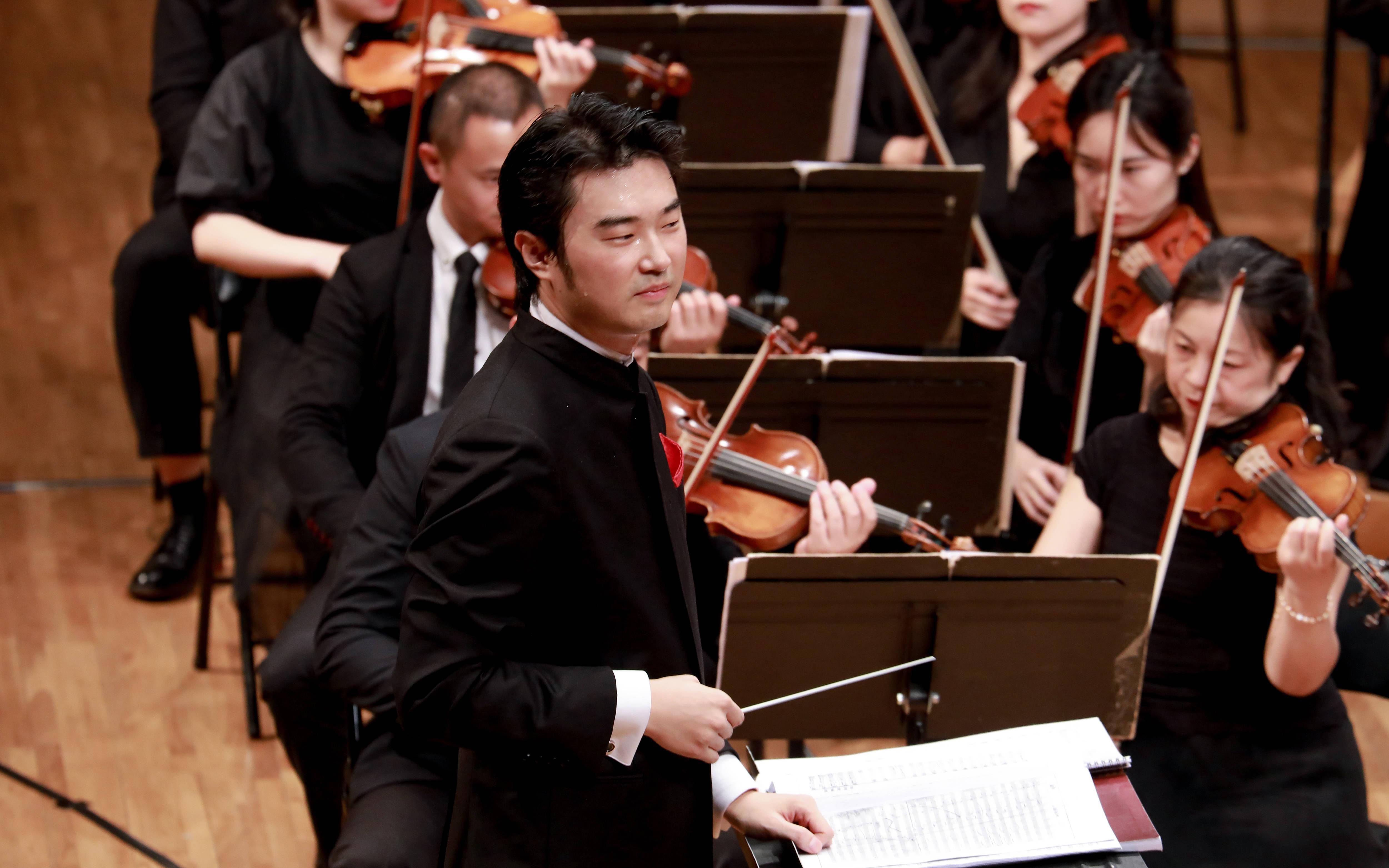 知名主播葛晓霞主持跨越百年最强音符四川爱乐乐团音乐会