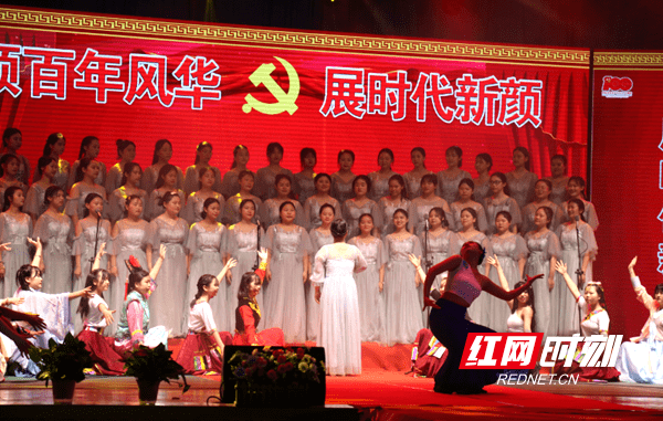 邵阳工业学校文化艺术节完美收官精彩演出的背后是汗水与努力 展时代