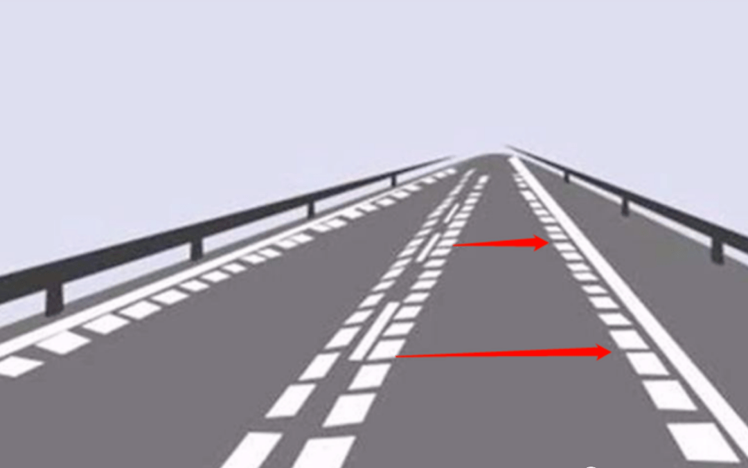 高速"鱼骨标线"惹争议,车主3天扣了9分,交警:最后说一次