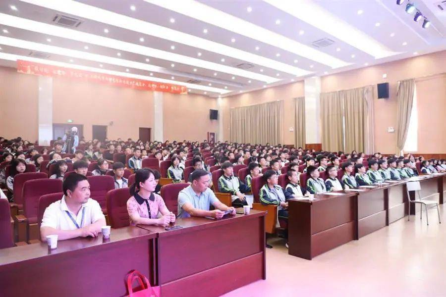 开展预防电信诈骗进校园活动在龙泉市中等职业学校龙泉市公安局,剑池