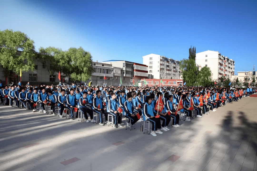 心怀感恩筑梦远航朔城区二中举行2021届毕业典礼