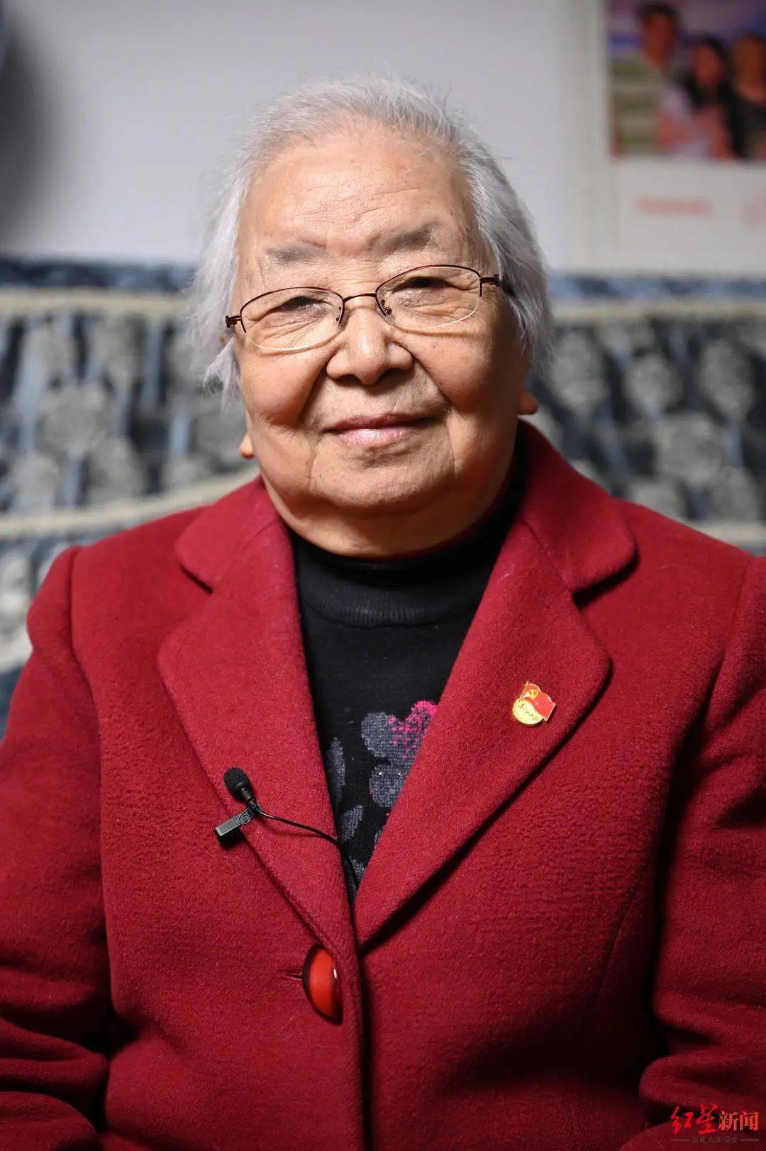 新中国第一代劳模黄宝妹不当明星要纺纱岗位永远在车间