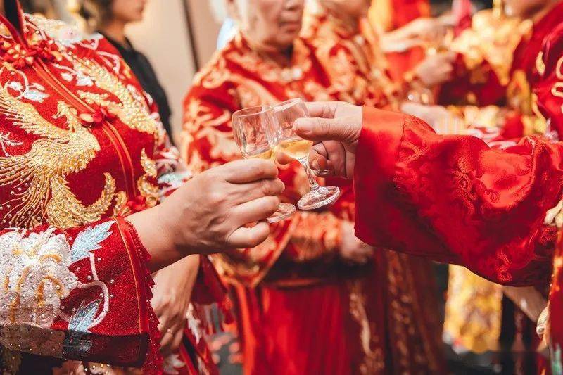 执子之手与子偕老丨叙永6对金婚夫妇集体办婚礼演绎情比金坚