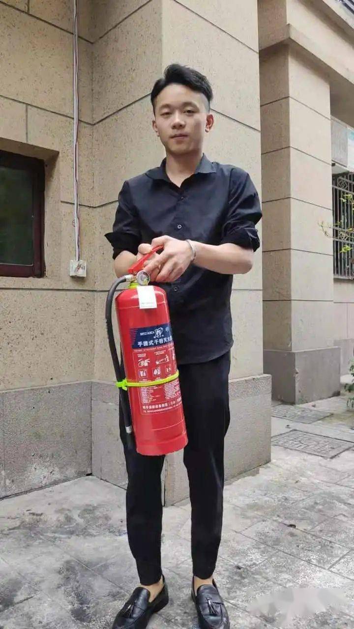 回锅肉家常做法火哥 8c3d98a1edc641efb99fbca546b6b75a.jpeg