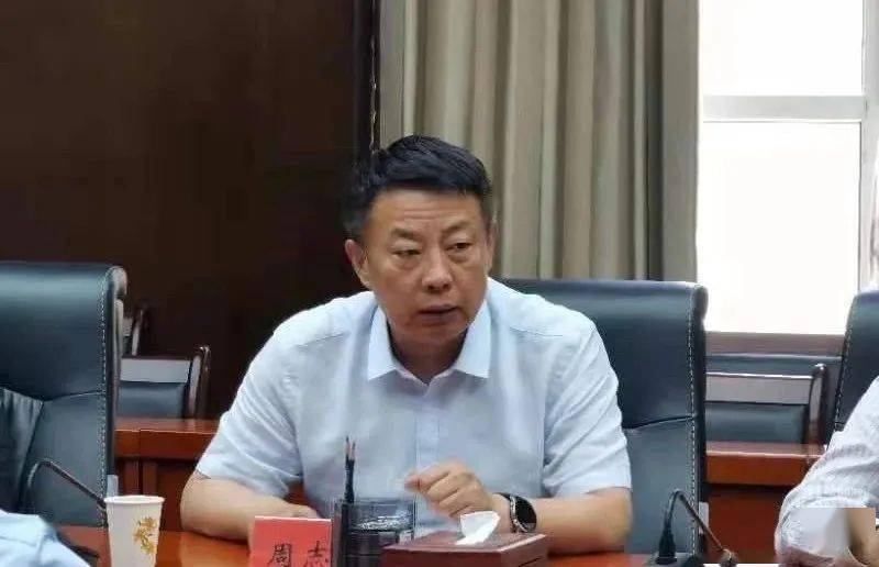 10日晚上,黄南州教育局专门组织了交流恳谈会,班子成员及思政课程骨干