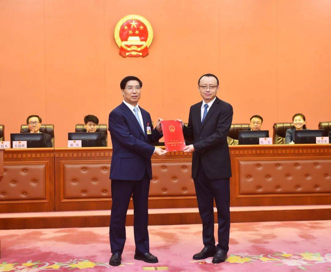 新公安局局长刚刚鲁罡任中山市人民政府副市长市公安局局长