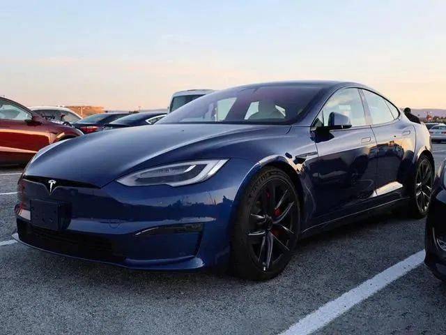 恐怖速度怪兽特斯拉modelsplaid正式交付