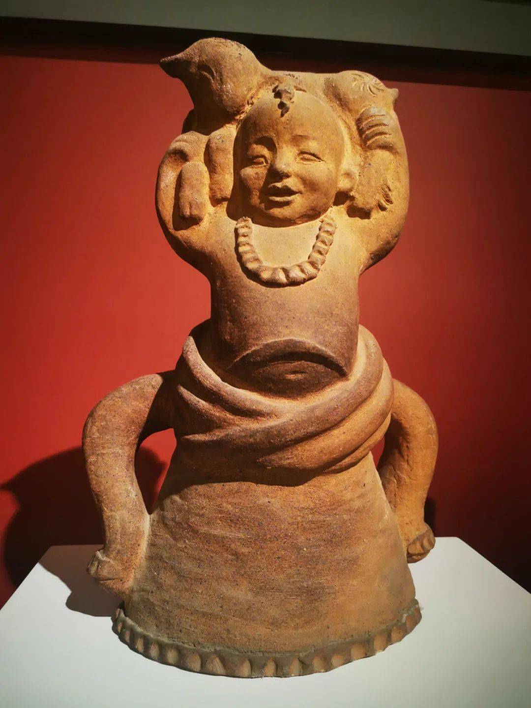 何鄂雕塑作品展亮相省博