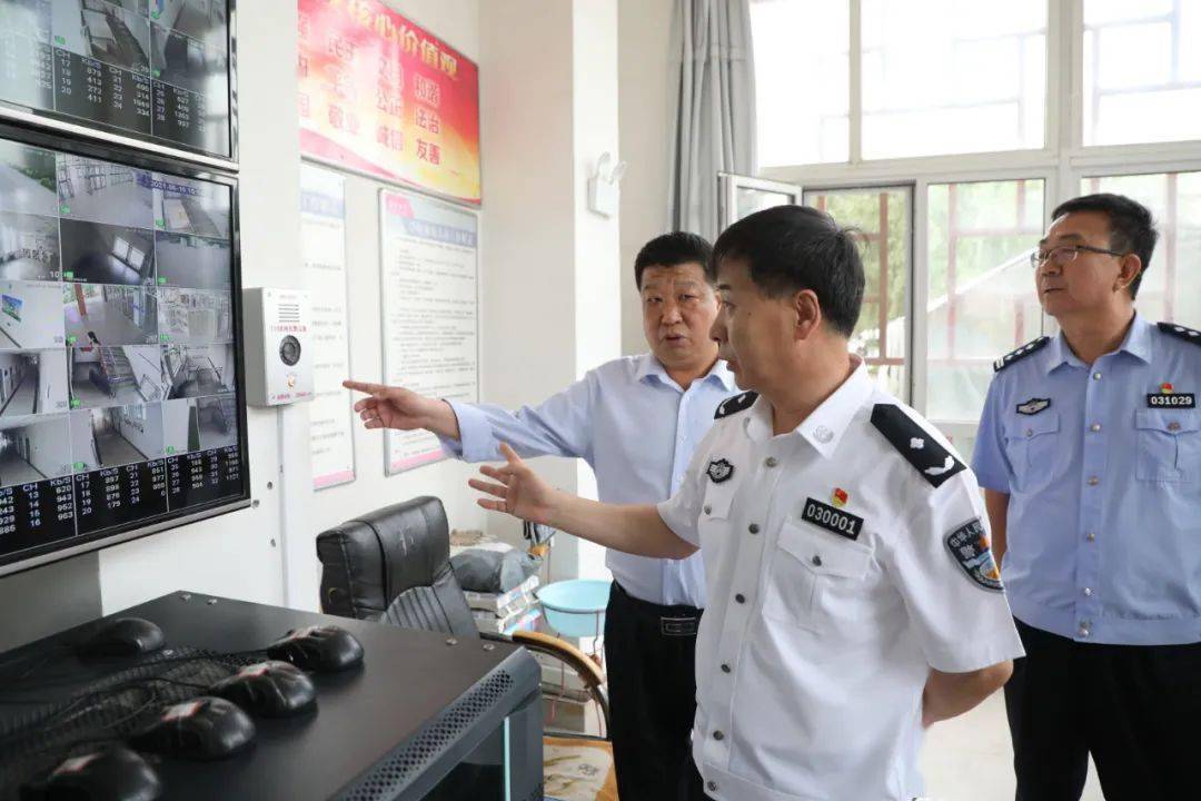 毛振海副市长实地调研指导校园安保危爆物品存储管理等工作