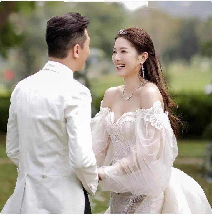 大王后人陆汉洋(william)结婚,婚后的「苟姑娘」苟芸慧过着少奶奶生活