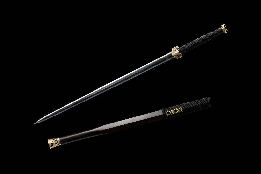 乾坤陨铁剑沈新培陈记阿金剑铺铸造▲玄天剑陈阿金正是这一铸剑群体