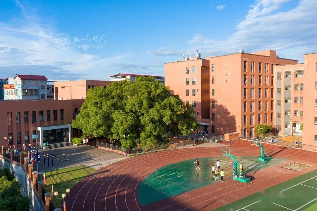 67航拍学校东安县树德中学前身是茶源乡中学照片视频跟13年前对比