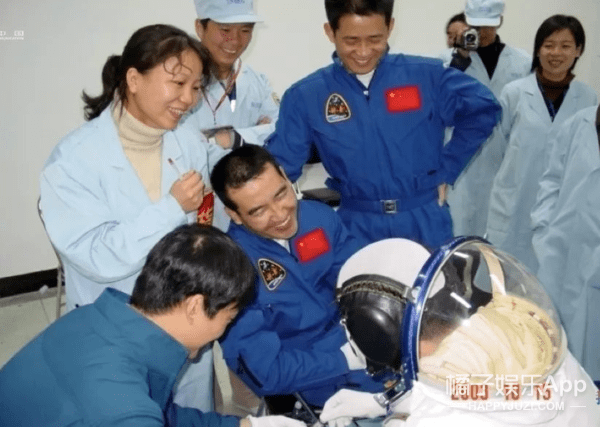 飞行员|这才是顶流！神舟十二号发射升空登顶热一，铭记历史致敬航天英雄