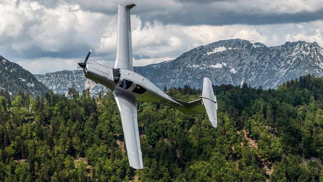 万丰钻石飞机da50rg荣获2021年if设计奖