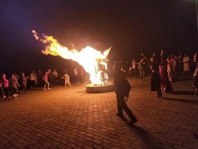 旅游 锡林郭勒大草原四日游 汽车团每周二发团 越野车