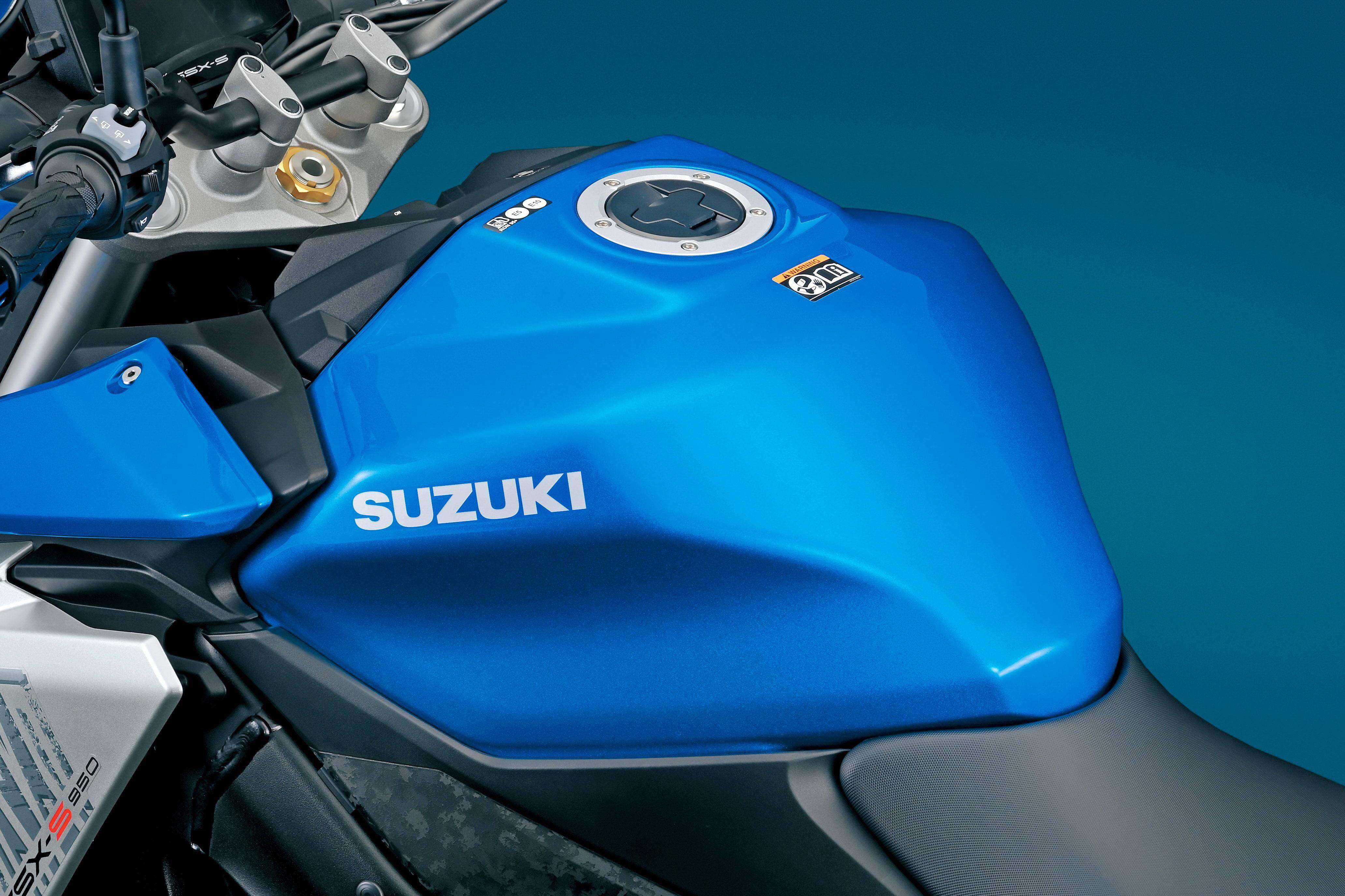 suzuki发布gsxs950运动街车