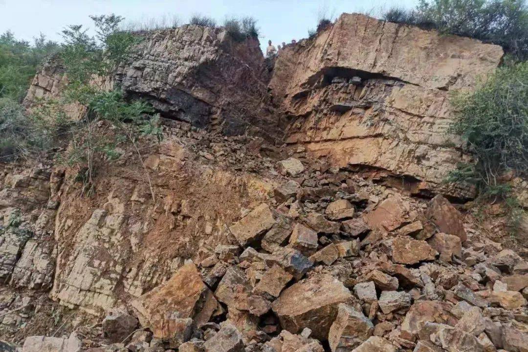 山西临汾:一村口发生的事情,太险了!