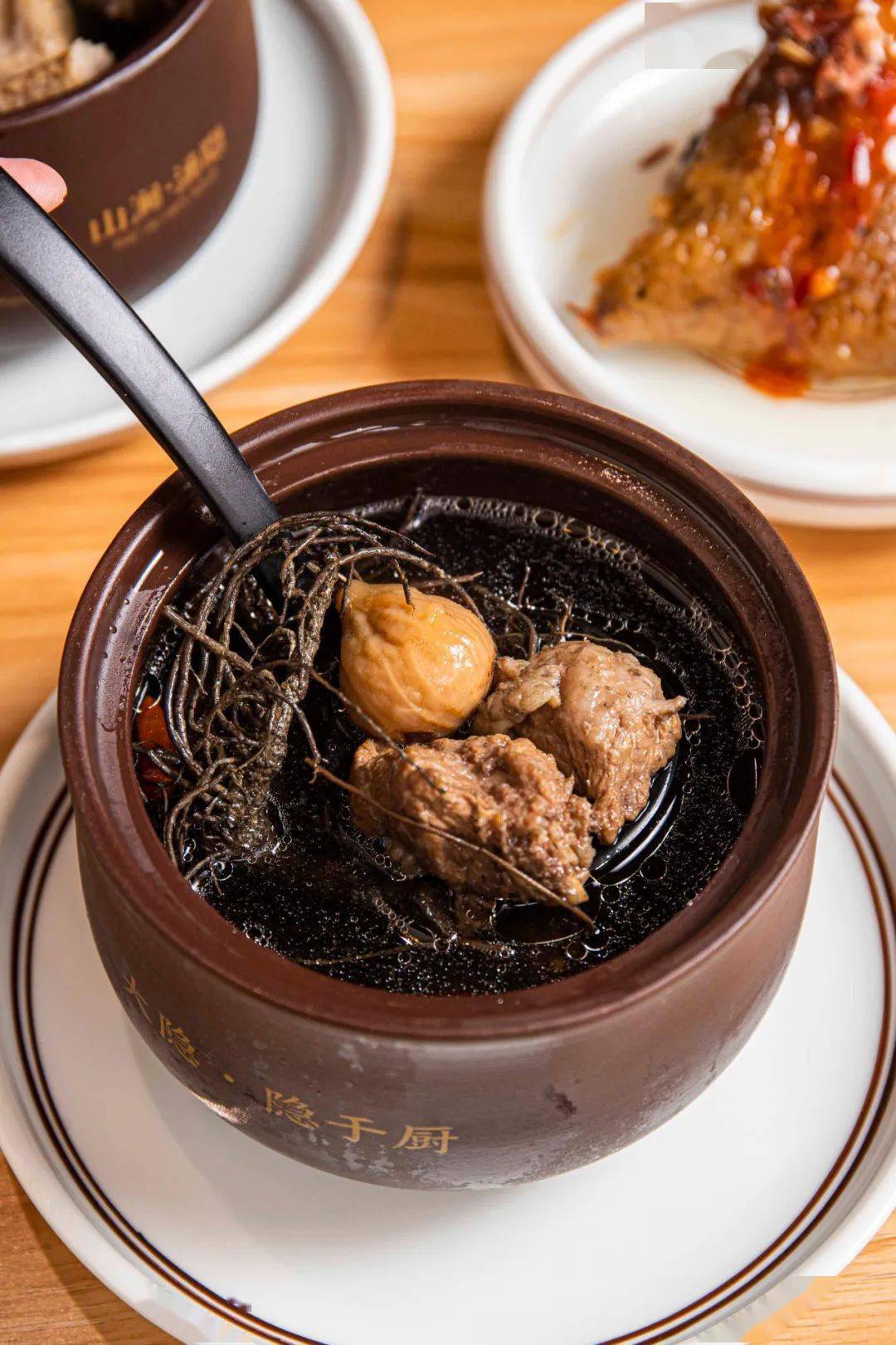 这家可以喝汤的"路边饭堂",一开业就重燃整条街!