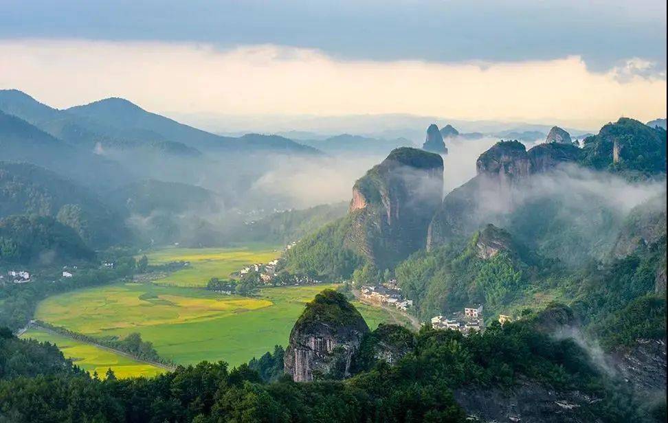 吉首湘西骆驼峰图片