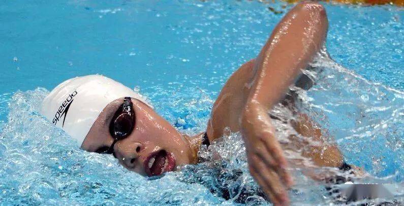 自由泳呼吸要点,蛙泳呼吸要点.