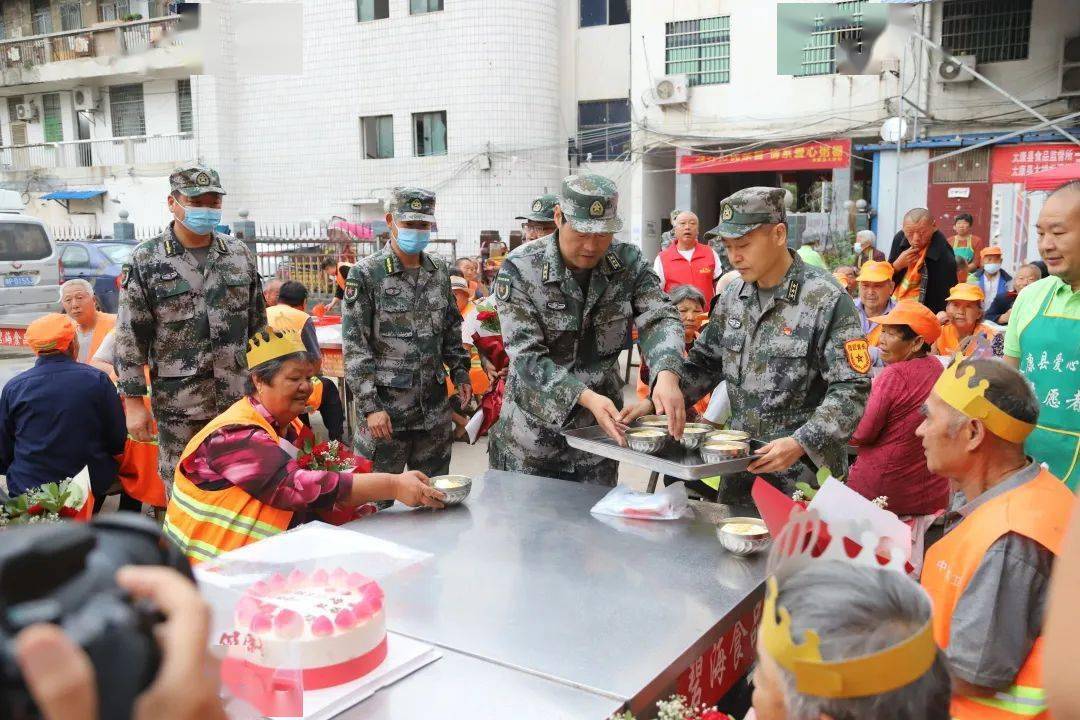 黨史學習教育河南太康縣人武部開展學黨史辦實事為民服務我先行志願