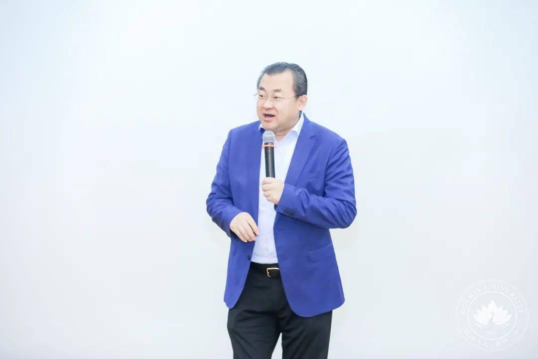 总裁班六月年中大课特辑 | 凡是过往,皆为序章——赢·在一起_乔志伟